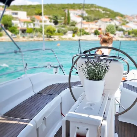 Hotel na wodzie Anemos Yacht 3*