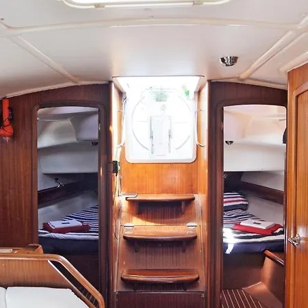 Anemos Yacht 3* Tisno