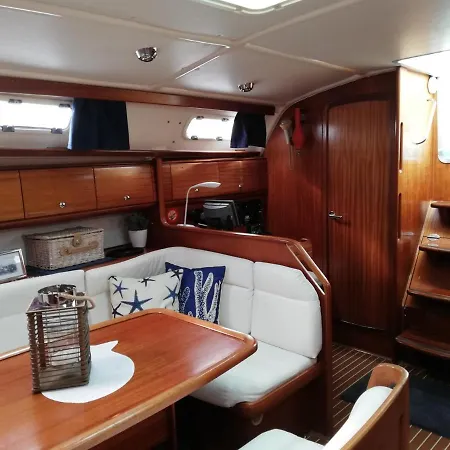 Anemos Yacht 3*